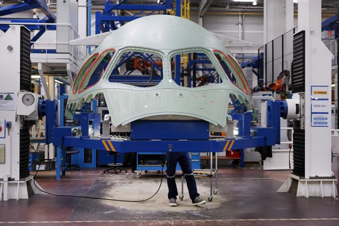 L’usine de fabrication de fuselages d’Airbus Atlantic, à Meaulte (Somme), le 4 avril 2023. 