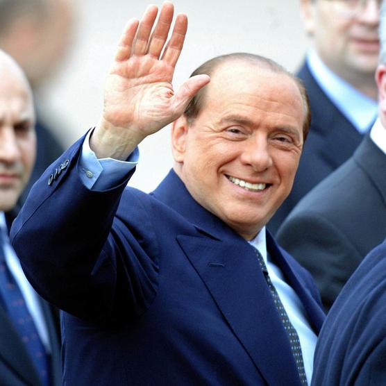 Silvio Berlusconi a su llegada a Moscú el 20 de abril de 2004 para reunirse con el presidente ruso Vladimir Putin.