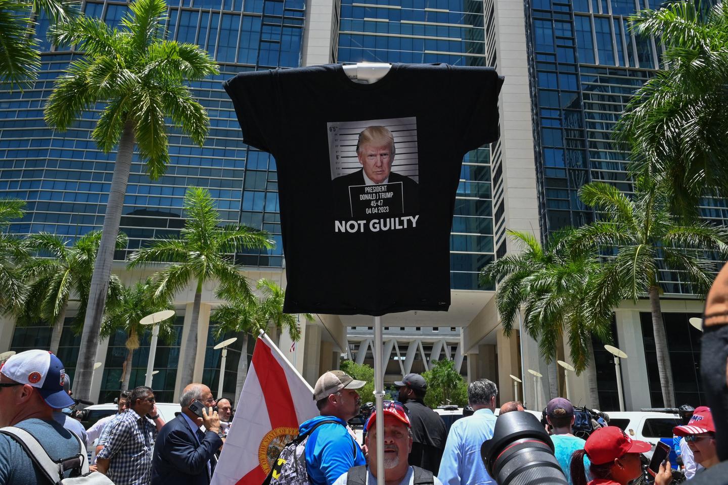 «Le mystère Trump réside dans l’inébranlable popularité qui, au sein de l’électorat républicain, le protège de tout»