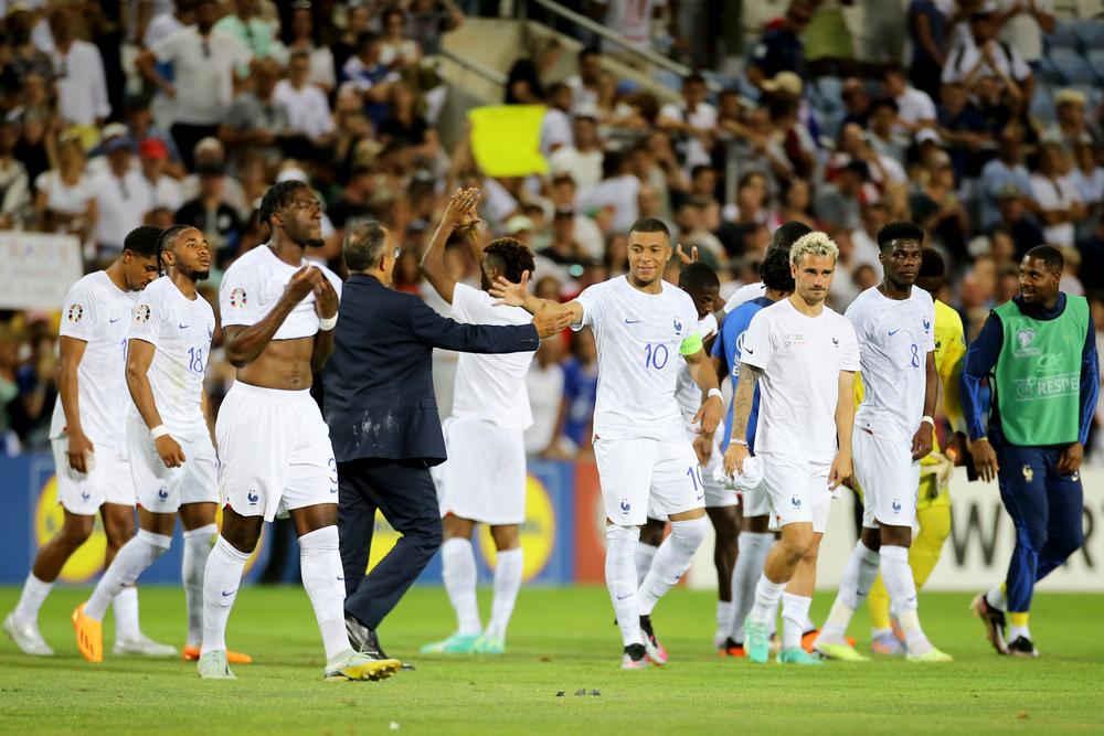 GibraltarFrance revivez la soirée tranquille des Bleus, avec des