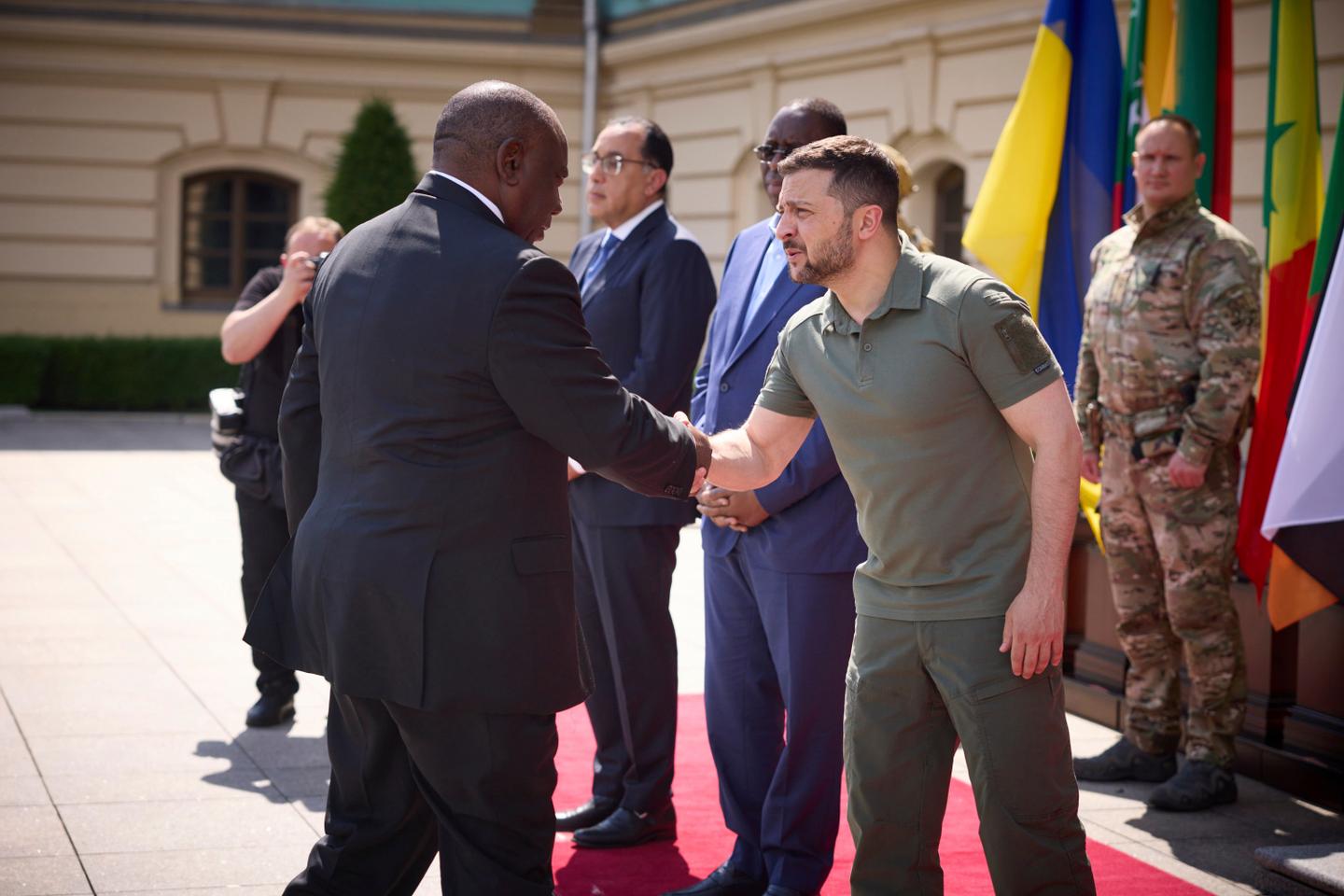 “¿Cuál es el propósito y quiénes se benefician de los planes de paz del Sur Global?  »