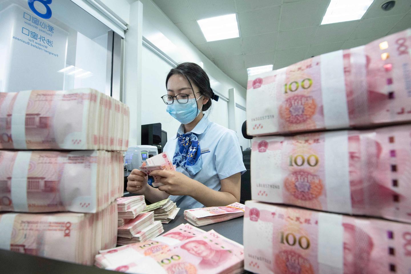 China reduce las tasas de interés a medida que la economía se desacelera China reduce las tasas de interés a medida que la economía se desacelera
