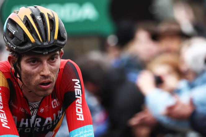 Le coureur suisse Gino Mäder lors de la 4ᵉ étape de la course cycliste Paris-Nice, le 8 mars 2023. 