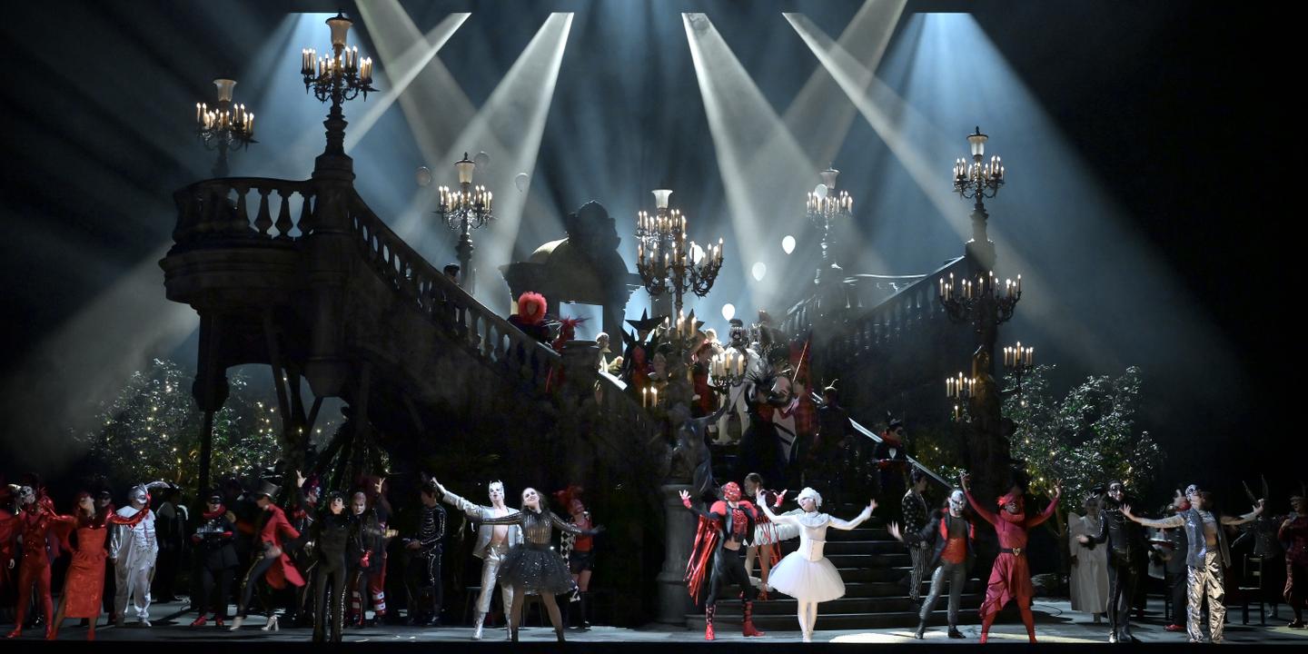 « Roméo et Juliette » dans l’écrin spectaculaire de Thomas Jolly à l