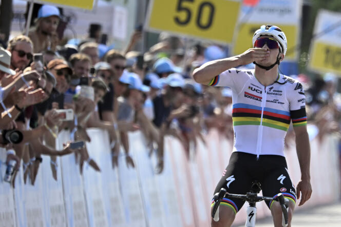 Remco Evenepoel ganó la séptima etapa del Tour de Suiza y rindió homenaje a Gino Mäder, cuya muerte se anunció el viernes 16 de junio.