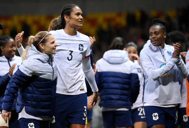 Eugénie Le Sommer and the captain of the French women's football team, Wendie Renard, their match friendly between France and Canada, April 11, 2023, in Mans.