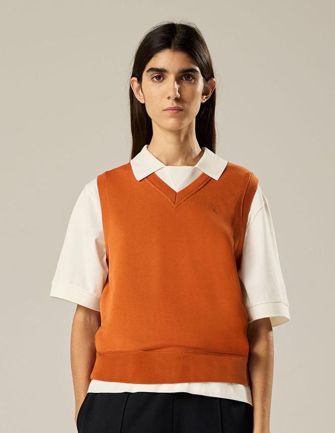 For Spring-Summer 2023, Margaret Howell is collaborating with British brand Fred Perry for a second time, creating a capsule collection for men and women.