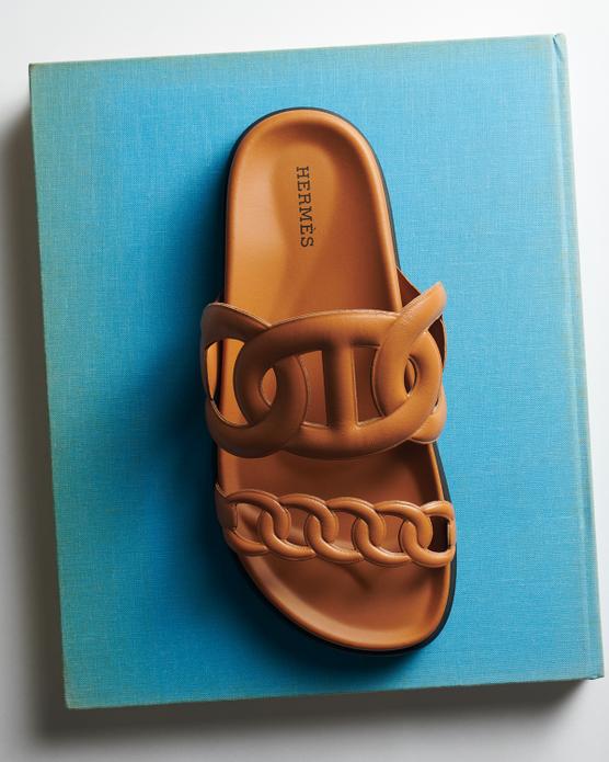 Sandalias de ante caprino, Hermès, 615€.