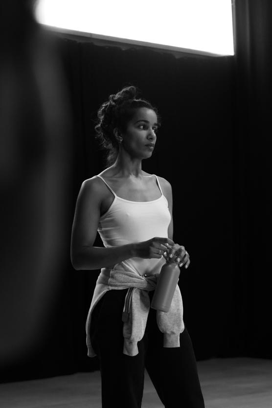 Siham Falhoune durante los ensayos de “Jnoun.es”, de la Compañía Kourtrajmé, en la Escuela Kourtrajmé, en Montfermeil.