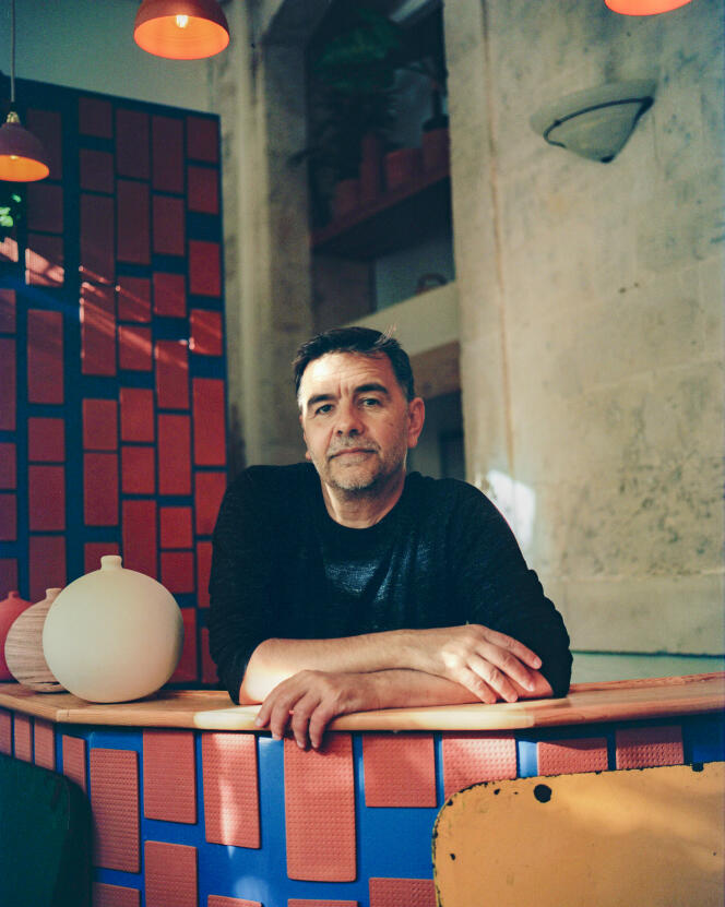 Laurent Garnier, en el café Les Valseuses, en Apt (Vaucluse), en agosto de 2021. 