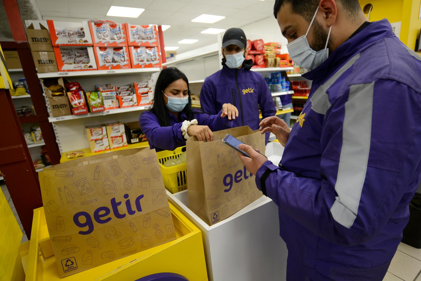 Getir, líder del «comercio rápido», deja Francia