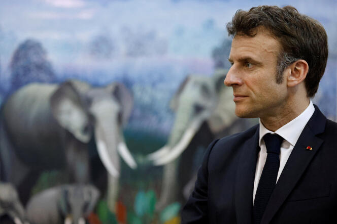 Le président français, Emmanuel Macron, à Luanda, en Angola, le 4 mars 2023.