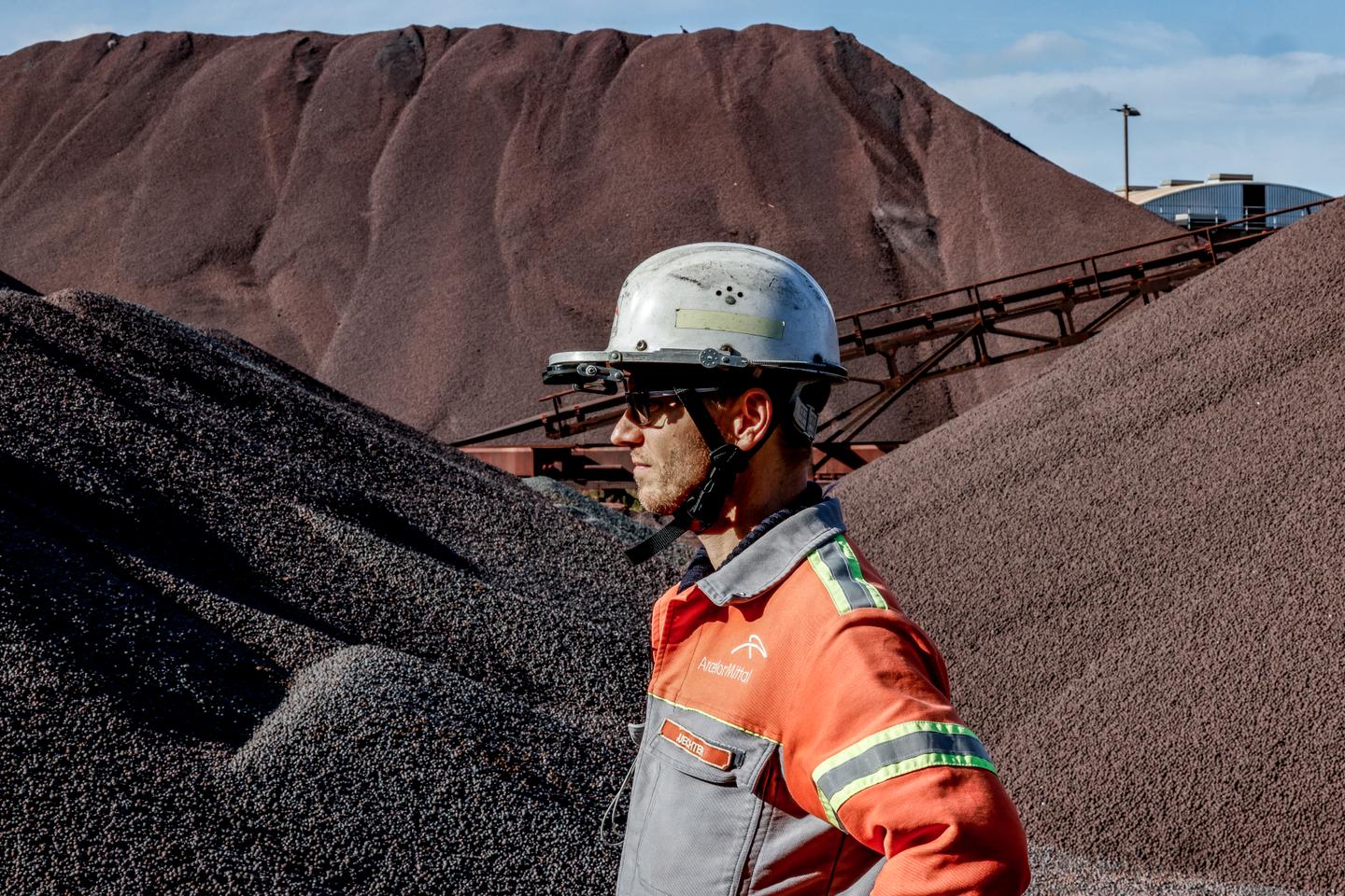 «Los países mejorados están en una carrera por la independencia mineral»