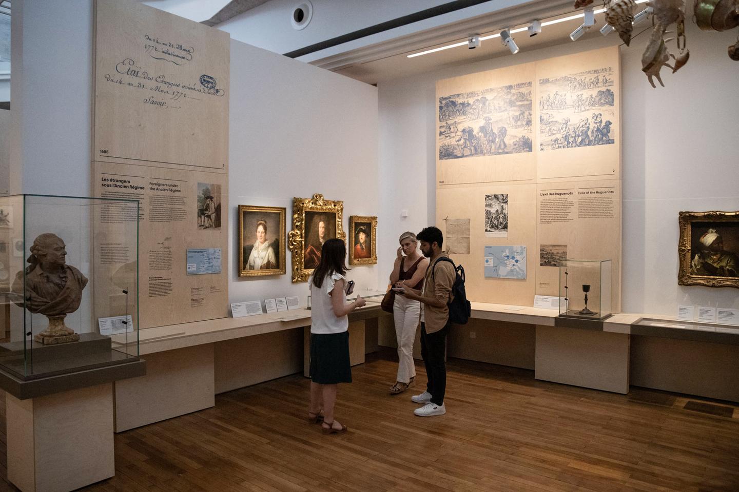 Musée porte clearance dorée exposition