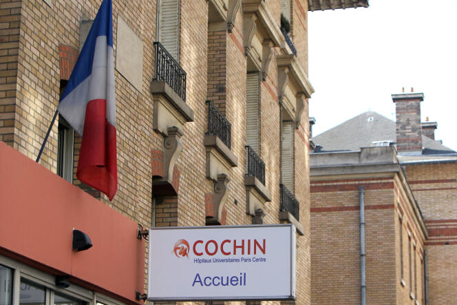 Entrada al hospital Cochin de París el 2 de abril de 2012.