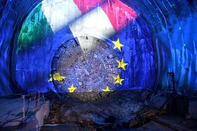 Durante una velada de celebración con motivo de la finalización de la primera etapa de construcción del túnel Lyon-Turín, en Saint-André (Saboya), el 23 de septiembre de 2019. 