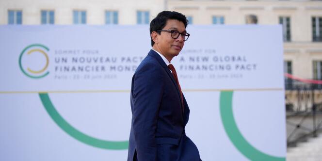 El presidente de Madagascar, Andry Rajoelina, en la Cumbre por un Nuevo Pacto Financiero Global, en París, el 23 de junio de 2023. 