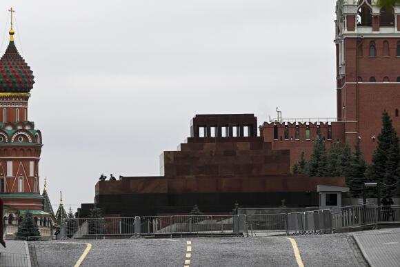 Le mausolée de Lénine fermé pour raison de sécurité, à Moscou, samedi 24 juin 2023. AP
