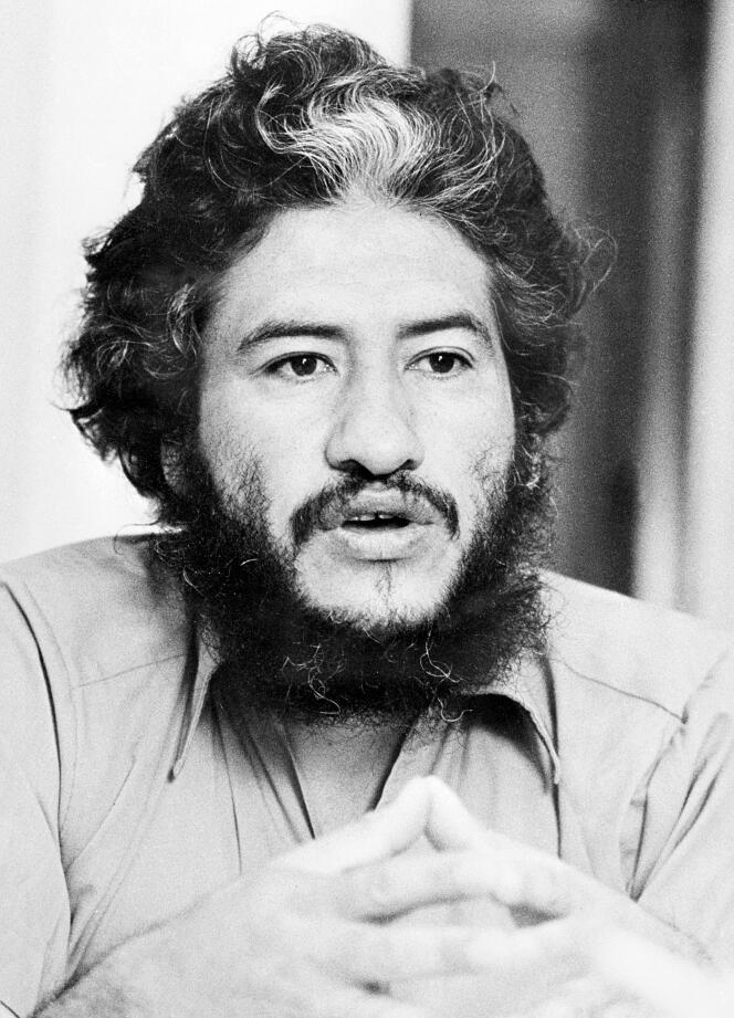 Hugo Blanco en una conferencia de prensa en Estocolmo, Suecia, el 12 de julio de 1976.