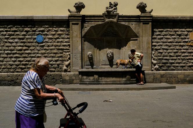 Barcelona sufre la primera ola de calor del verano en España, el 26 de junio.