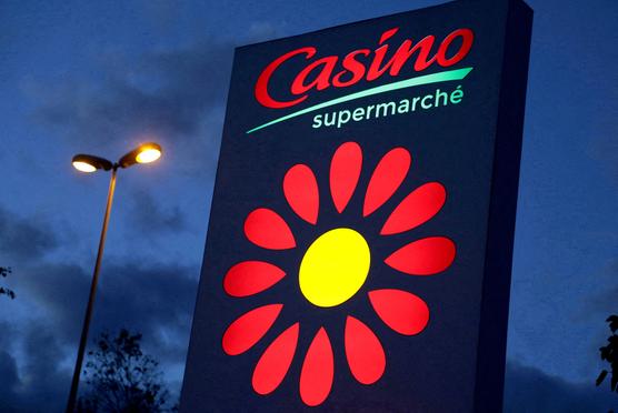 Frente a un supermercado del grupo Casino en Cannes, 9 de noviembre de 2019.