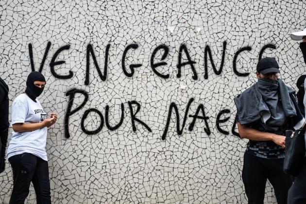 Des manifestants en colère à la fin de la marche blanche en mémoire de Nahel M., l’adolescent tué par un policier, mardi 27 juin, autour de la station de RER Nanterre-Préfecture, à Nanterre, le 29 juin 2023.