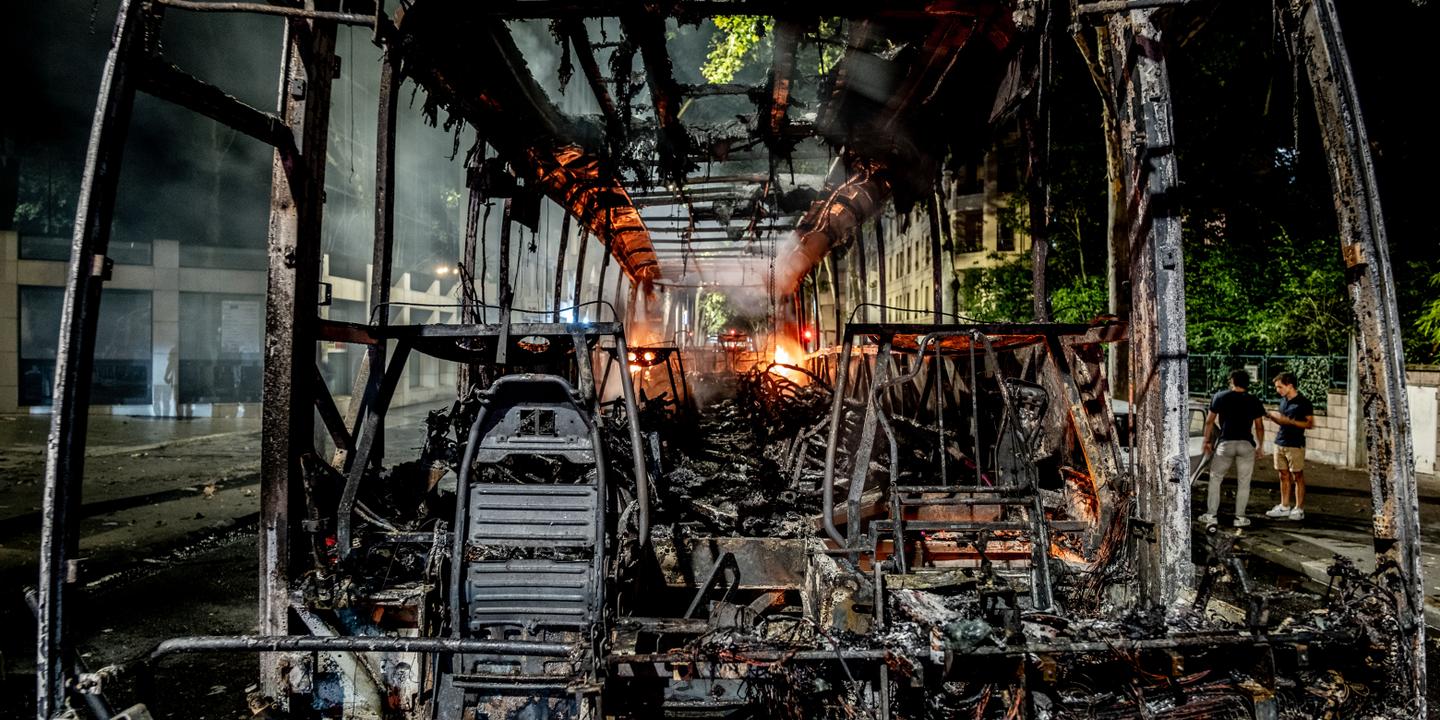 la violencia causó «al menos 20 millones de euros» en daños al transporte público en Ile-de-France