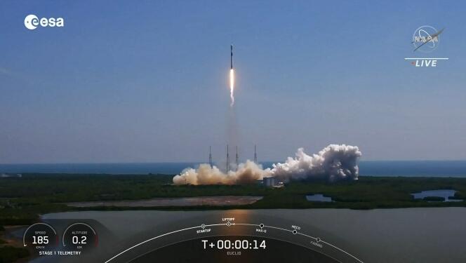 Image tirée d’une diffusion de la NASA. Le satellite Euclid est lancé à bord d’une fusée Falcon-9 de SpaceX, depuis le Centre spatial Kennedy, à Cap Canaveral, en Floride, le 1er juillet 2023.
