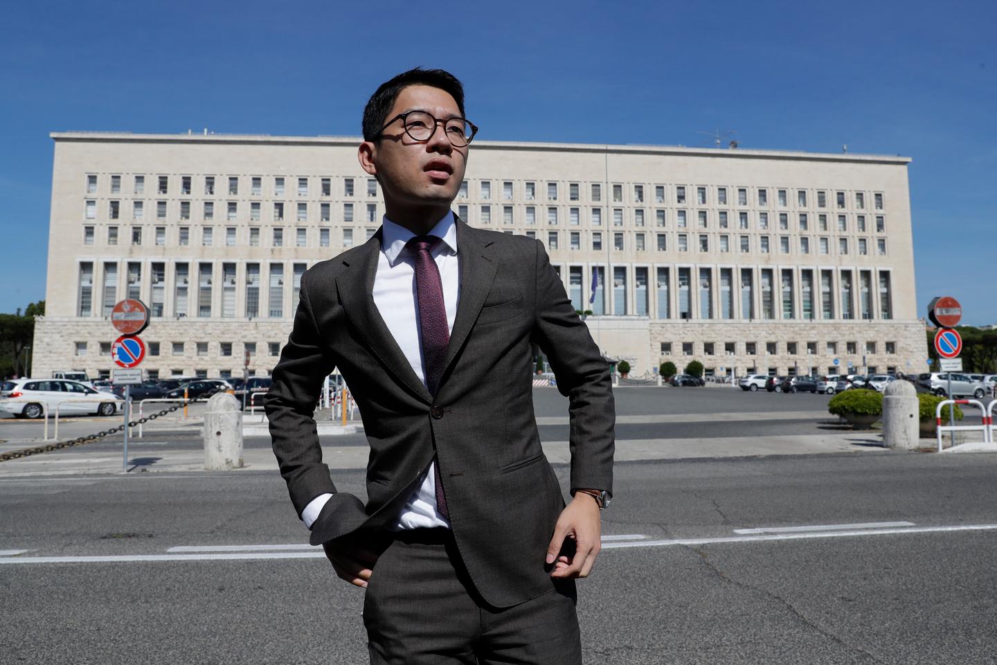 Hong Kong promete recompensa por encontrar a ocho activistas prodemocracia en el exilio