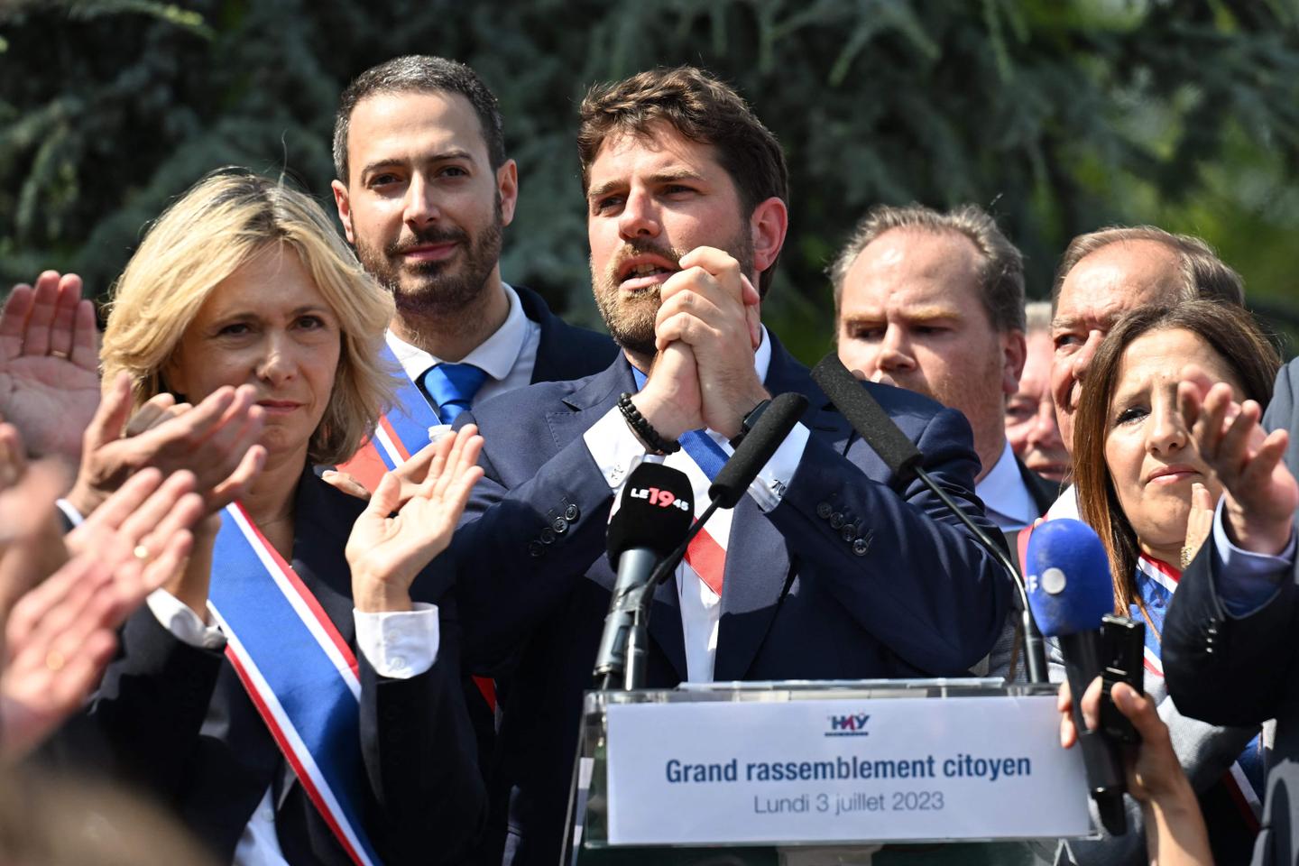 » Basta !  “, la palabra clave del mitin republicano de L’Haÿ-les-Roses