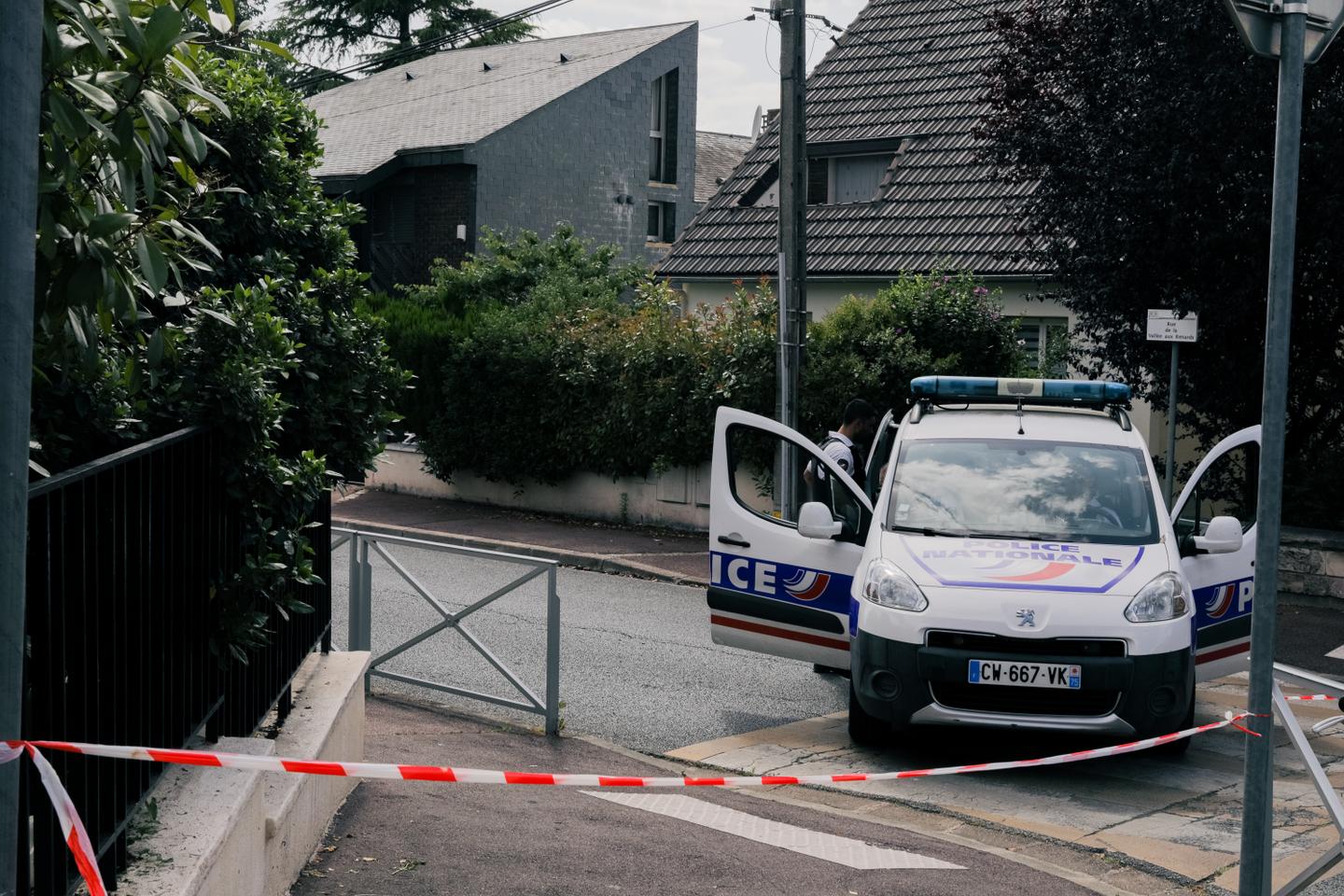 En L’Haÿ-les-Roses, «tan tranquila, tan normal», el violento ataque a la casa del alcalde asombra a los habitantes