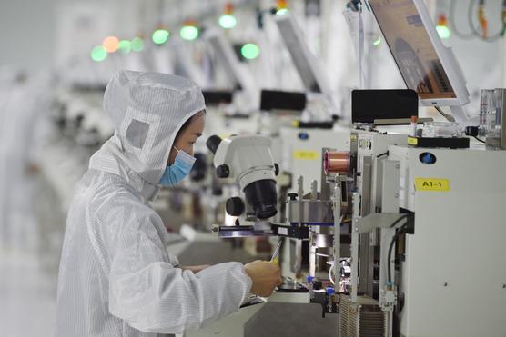 En una planta de fabricación de semiconductores en Suqian, Jiangsu, en el este de China, el 28 de febrero de 2023.