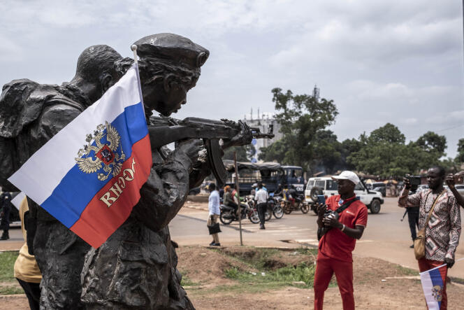 Monumento a los instructores rusos en Bangui, capital de la República Centroafricana, en marzo de 2023.