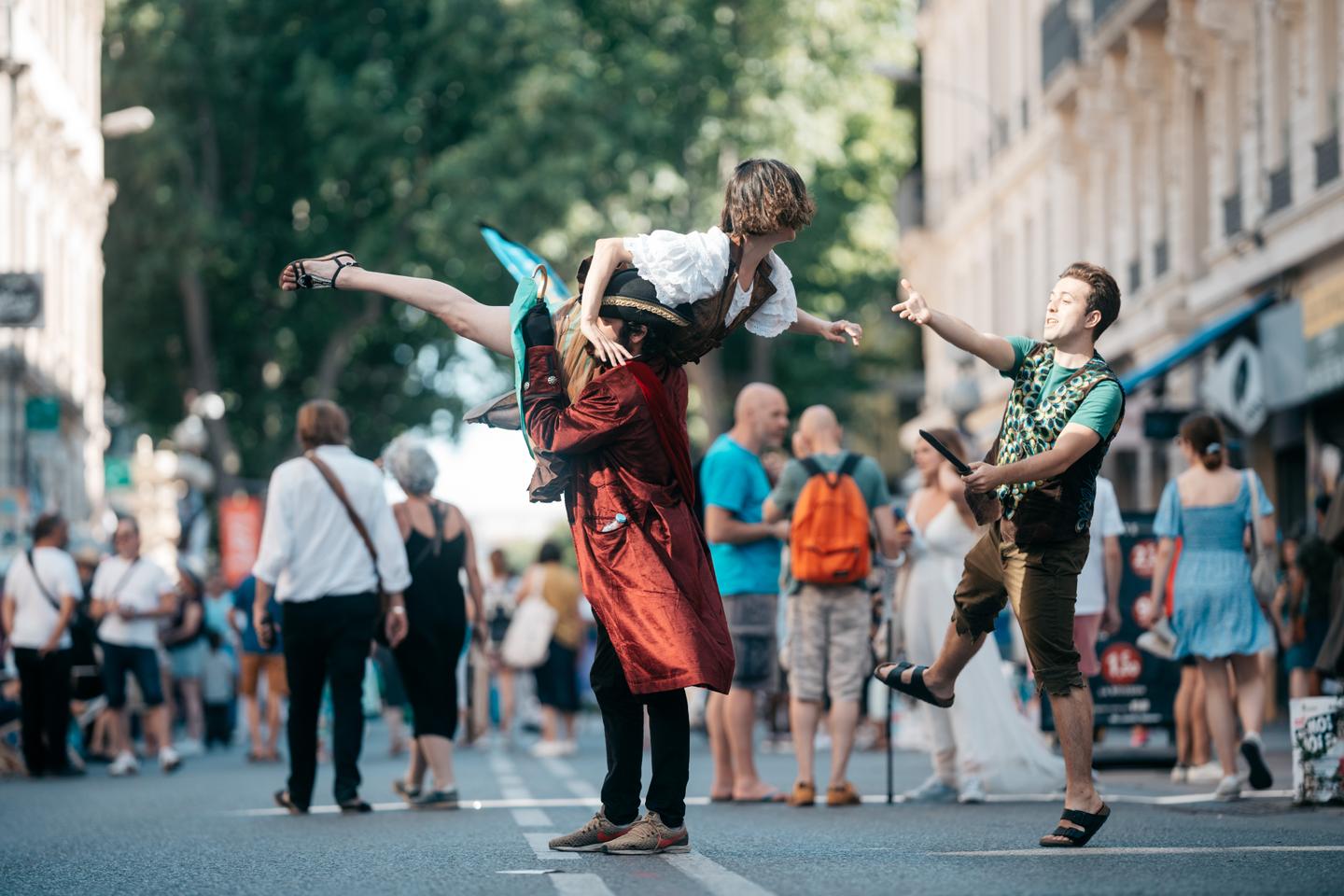 Le Festival « off » d’Avignon, grand marché foisonnant du spectacle vivant