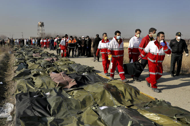El cuerpo de las 176 víctimas del accidente de un avión ucraniano après son décollage en Teherán, el 8 de enero de 2020.