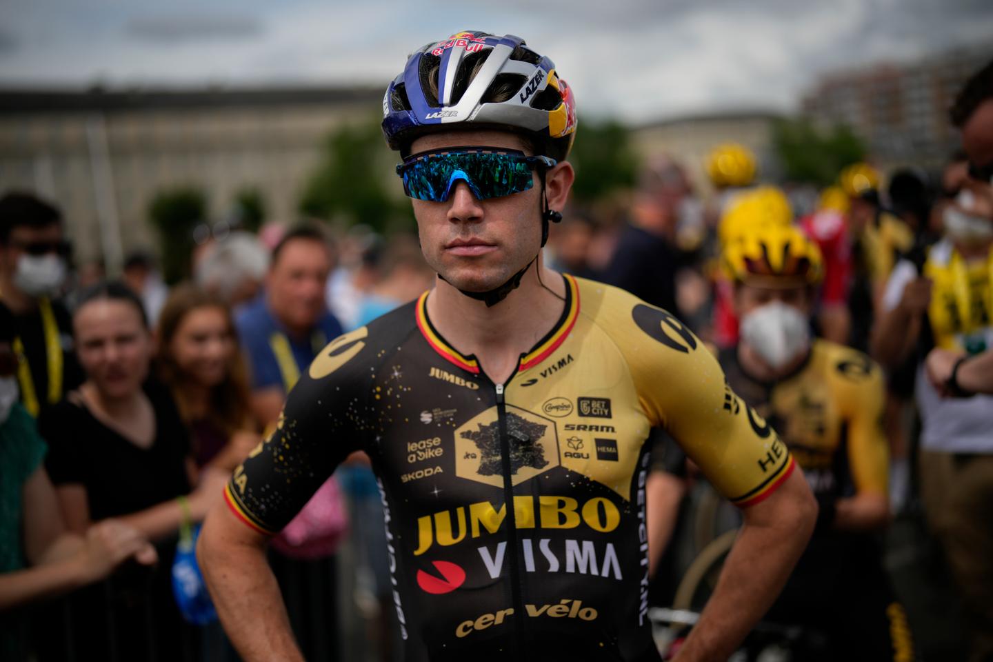 Wout van Aert abandona el Tour de Francia para asistir al nacimiento de su hijo