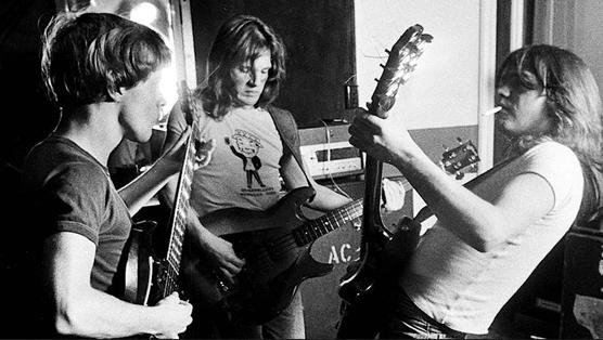 « AC/DC. Forever Young », sur Arte : les frères Young, un clan écossais ...