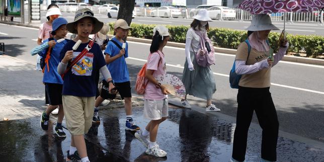 La Chine annonce la mise en œuvre progressive de la gratuité de l’école maternelle et la suppression de frais de garde et d’éducation dans le public thumbnail