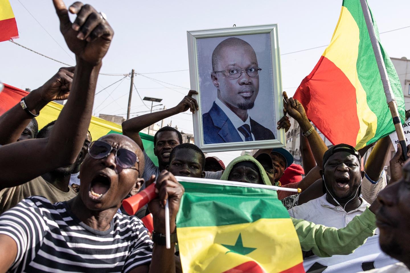 En Senegal, la oposición al desafío de la unidad tras el anuncio de la retirada del presidente Macky Sall