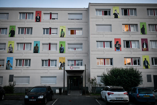 Le foyer de jeunes travailleurs où habitait Alhoussein Camara, tué par un policier le 14 juin, à Angoulême, le 5 juillet 2023.