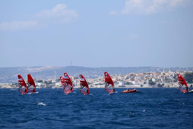 In the ten Olympic sailing disciplines, 350 athletes representing 55 countries will compete in the five regatta rounds.