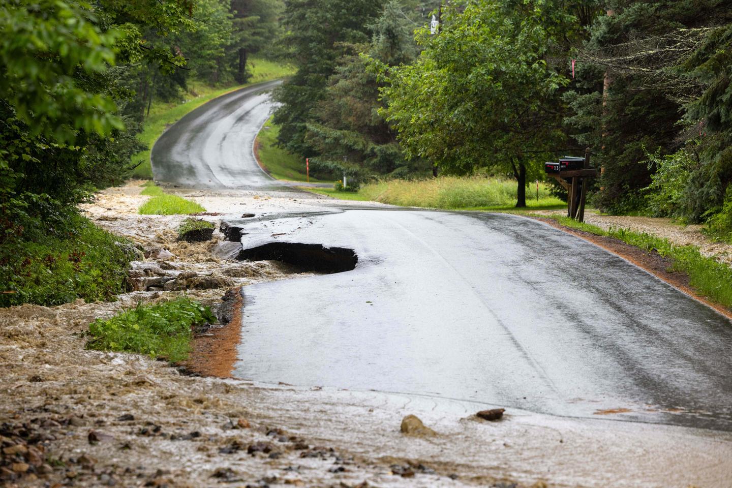Relentless Rain: It'S Heartbreaking Devastation In Wauwatosa'S Business District - 8meq9th
