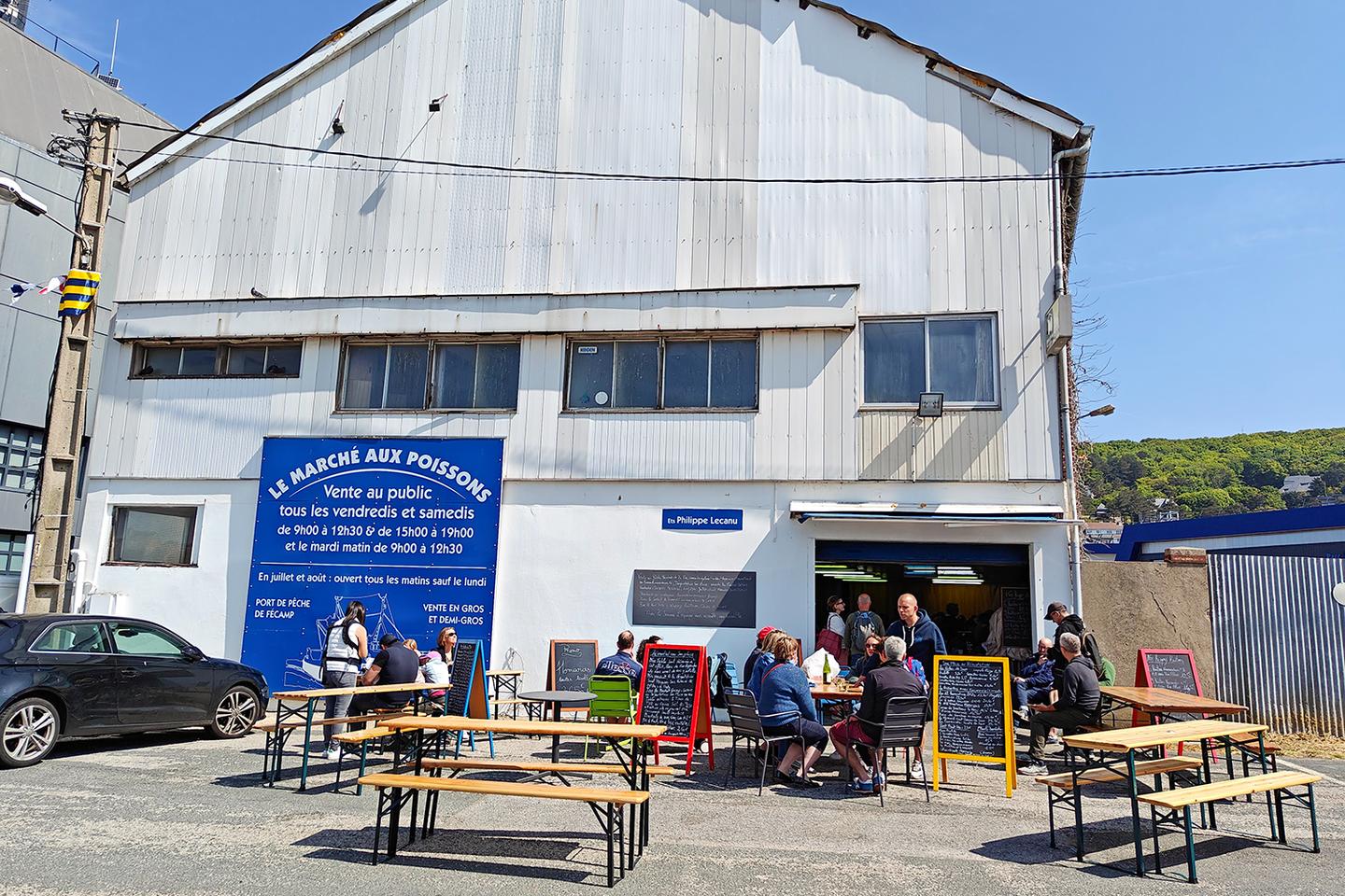 En el mercado de Fécamp, espuma de mar, nata y moussette