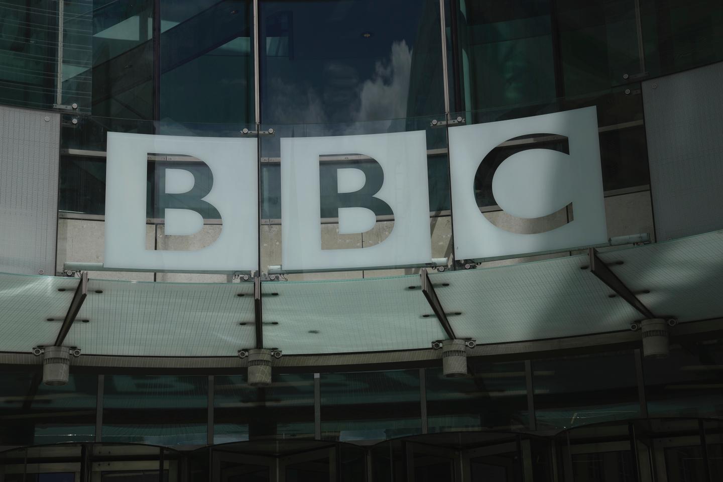 British government names new BBC chairman