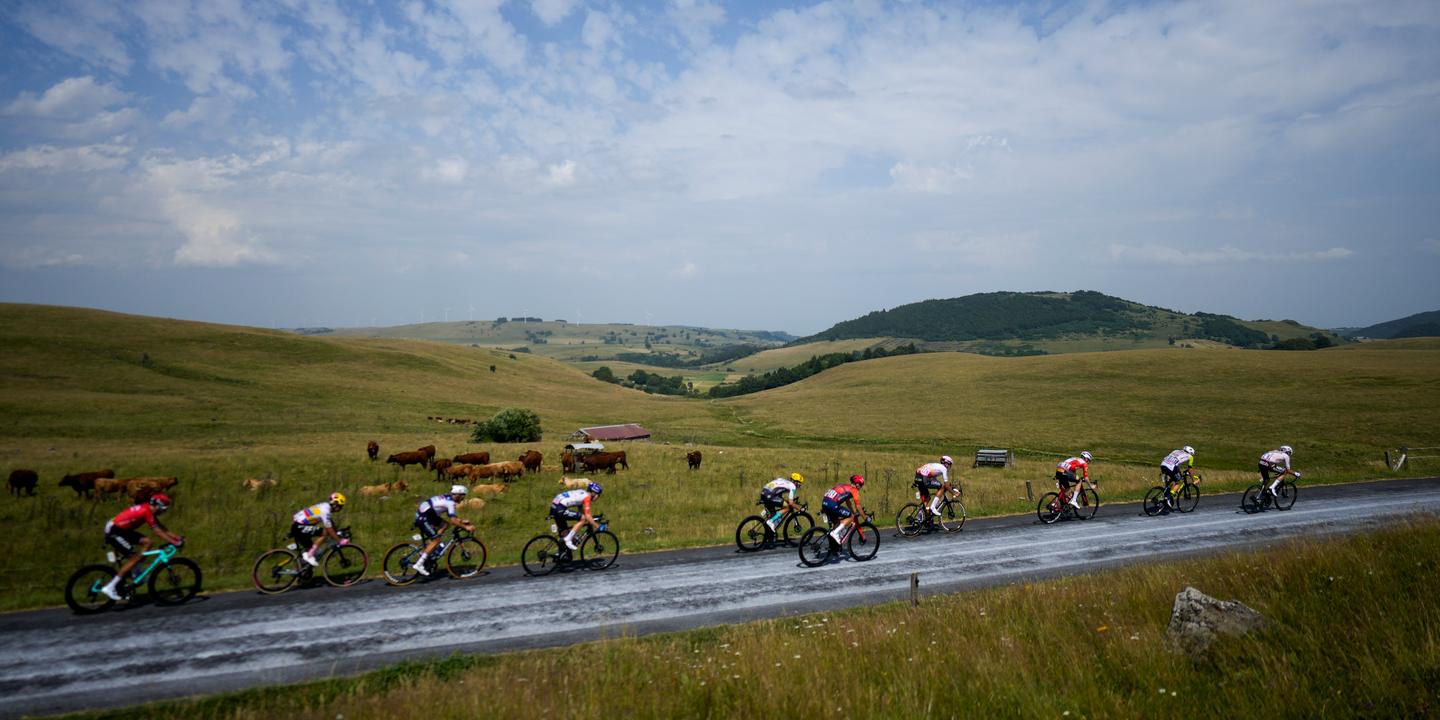 seguir la duodécima etapa, entre Roanne y Belleville-en-Beaujolais