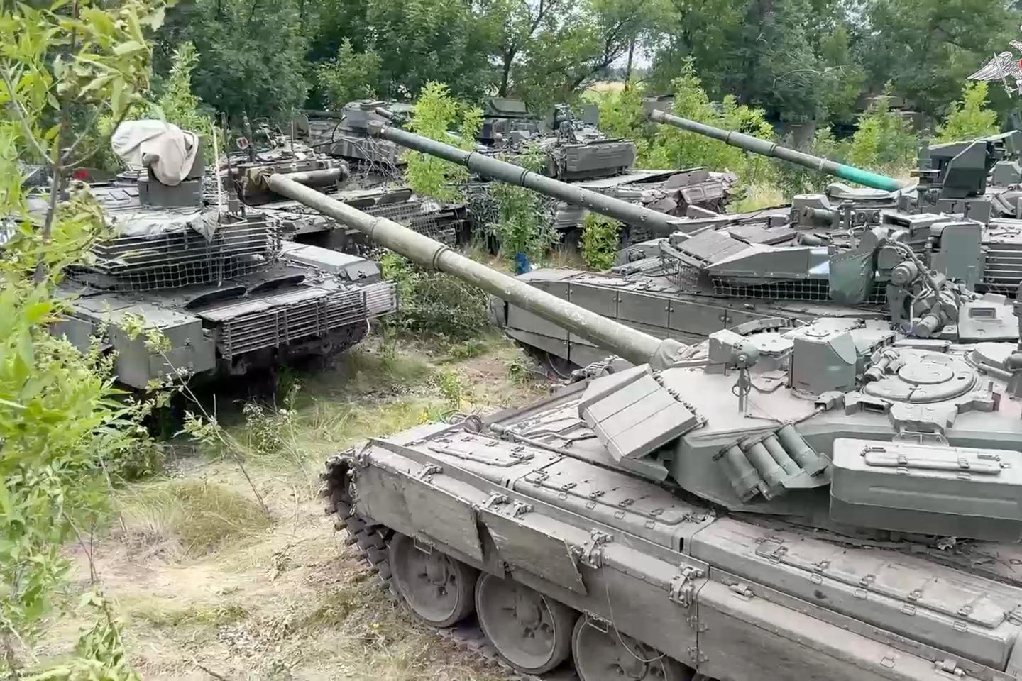 Russia gets more than 2,000 pieces of military equipment from Wagner