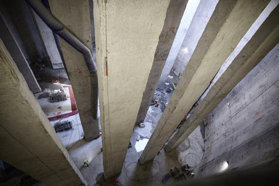 En el interior de las obras de construcción de la cuenca de Austerlitz, a 30 metros de profundidad, una cuenca de almacenamiento y tratamiento de las aguas del Sena, destinada a hacer el río más limpio para los Juegos Olímpicos de París 2024, el 15 de junio de 2023.