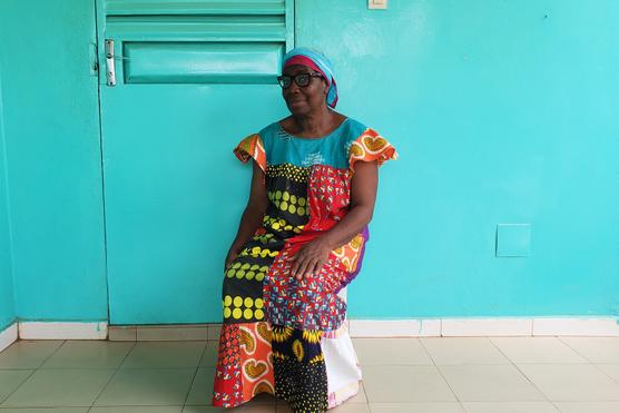 Desde 2012, Noëlle Niouky preside un grupo de interés económico (GIE) en Ziguinchor, en el sur de Senegal. Esta pequeña empresa frutícola reúne a quince mujeres que comparten las tareas, los costos de producción y las ganancias.