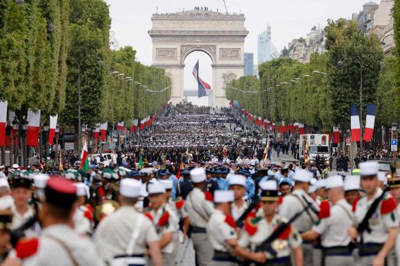 Sur les Champs-Elysees, le 14 juillet 2023.