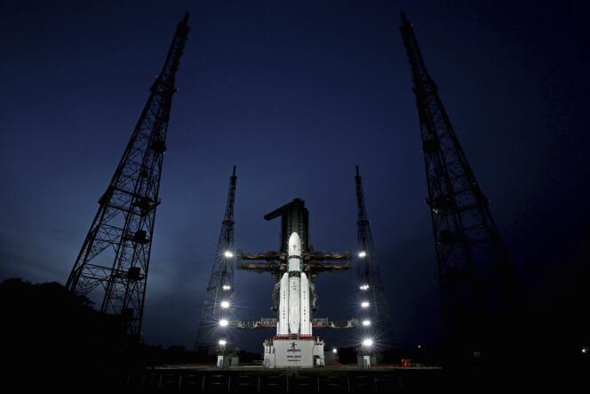 La fusée Chandrayaan-3 sur son pas de tir, au centre spatial Satish Dhawan, près de Madras, dans le sud de l’Inde, le 14 juillet 2023.